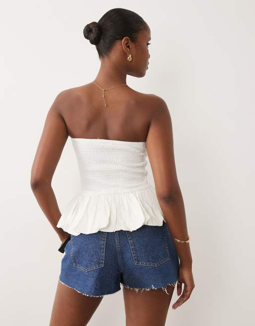 ASOS DESIGN - Gesmokte bandeau-top met ruches aan de zoom in wit, 4 van 4