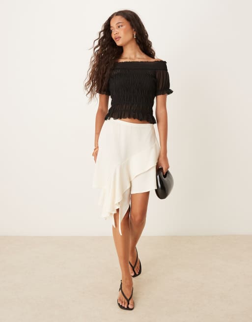 ASOS DESIGN - Gesmokte bardot-top met korte mouwen in zwart, 2 van 4