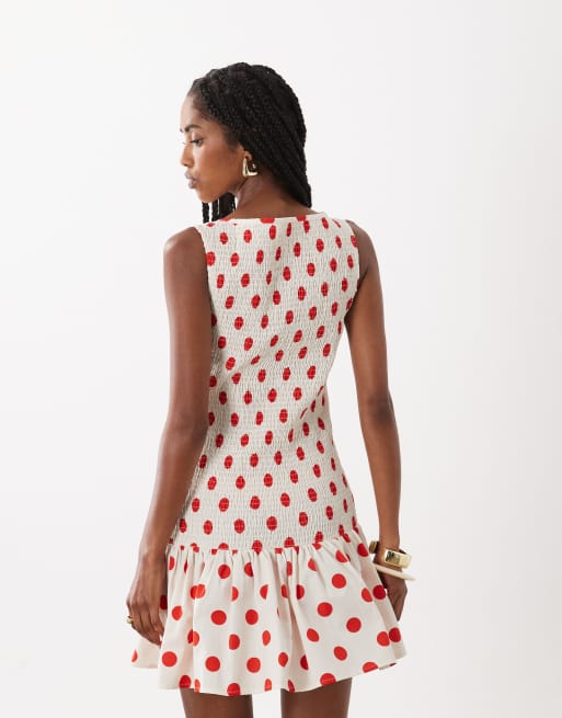 ASOS DESIGN - Gesmokte mini jurk met verlaagde taille in crème met rode stippen, 3 van 4