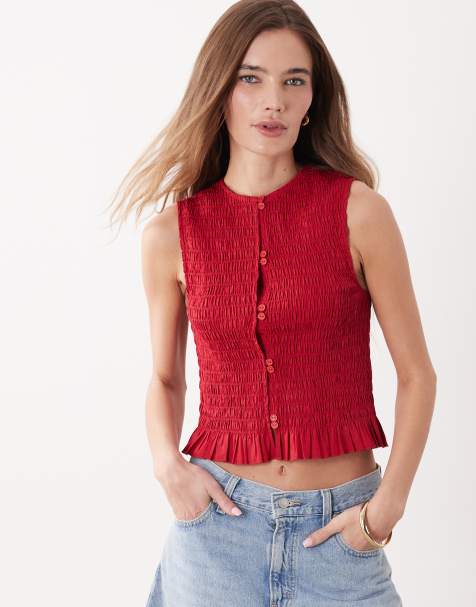 ASOS DESIGN - Gesmokte mouwloze top met dubbele knopen in rood - view 1