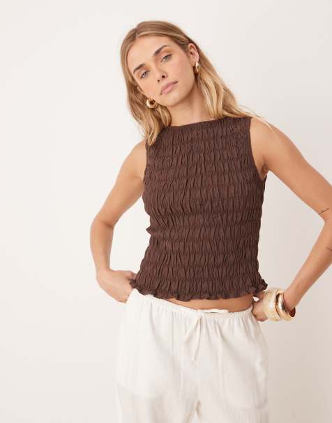 ASOS DESIGN – Gesmoktes, ärmelloses Tanktop in Schokobraun - view 1
