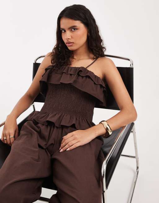 ASOS DESIGN – Gesmoktes Camisole-Oberteil aus Leinenmix in Schokobraun mit Rüschen, Kombiteil, 3 von 3