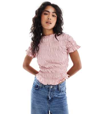 ASOS DESIGN - Gesmoktes, knapp geschnittenes T-Shirt in gedecktem Rosa