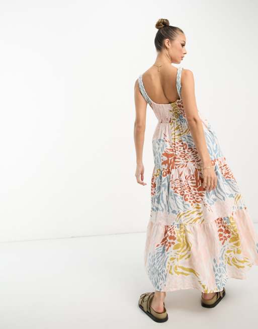 ASOS DESIGN – Gesmoktes Maxi-Sommerkleid mit Stufen-Design und Animal-Print, 3 von 4