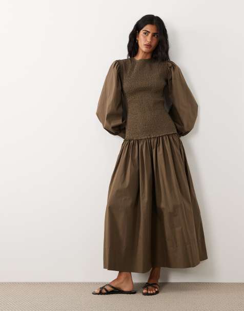 ASOS DESIGN – Gesmoktes Maxikleid aus Popeline in Braun - view 1