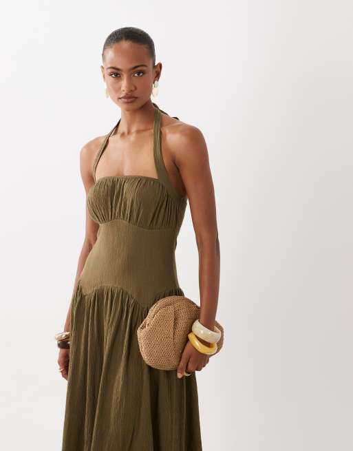 ASOS DESIGN – Gesmoktes Maxikleid in Braun mit Herzausschnitt, 2 von 4