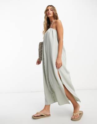 ASOS DESIGN - Gesmoktes Midi-Camisolekleid in Silberblau mit durchgehender Knopfleiste, vielseitige Tragemöglichkeiten