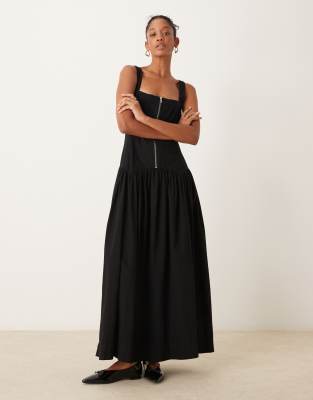 ASOS DESIGN - Gesmoktes Midi-Hängerkleid aus Twill in Schwarz mit Reißverschluss vorn und Korsettsaum