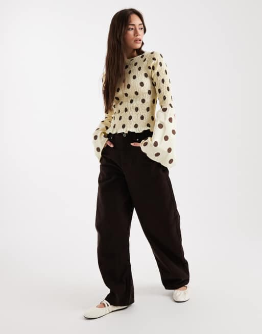 ASOS DESIGN – Gesmoktes Oberteil in Buttermilchgelb mit Punktemuster und Trompetenärmeln, 4 von 4