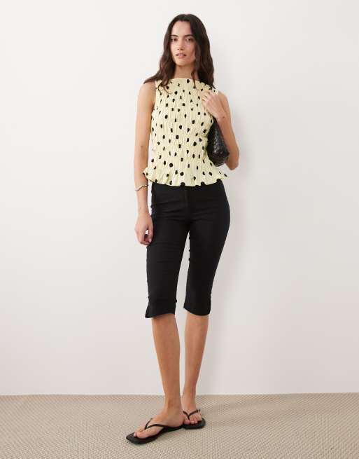 ASOS DESIGN – Gesmoktes Oberteil in Buttermilchgelb mit schwarzen Polka Dots und U-Boot-Ausschnitt , 3 von 4