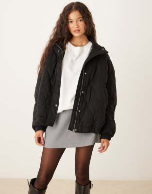 ASOS DESIGN - Gesteppte Bomberjacke in Schwarz mit Passe-Grau