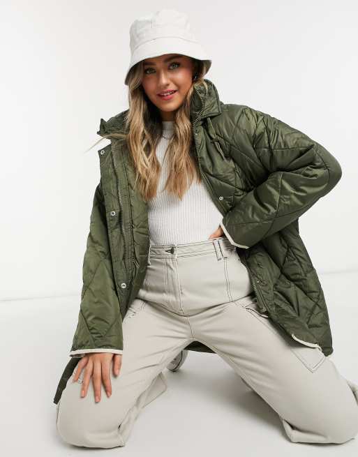 ASOS DESIGN – Gesteppte Pufferjacke in Khaki mit Einfassung in Kontrastfarbe