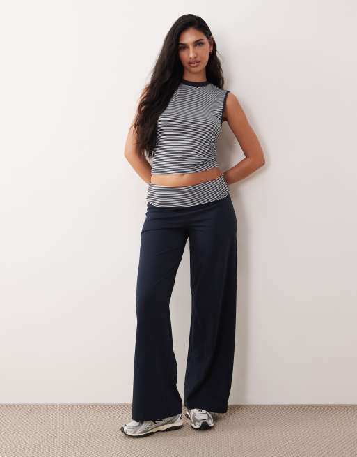 ASOS DESIGN - Gestreept hemdje met open achterkant in marineblauw en wit, deel van co-ord set, 2 van 4
