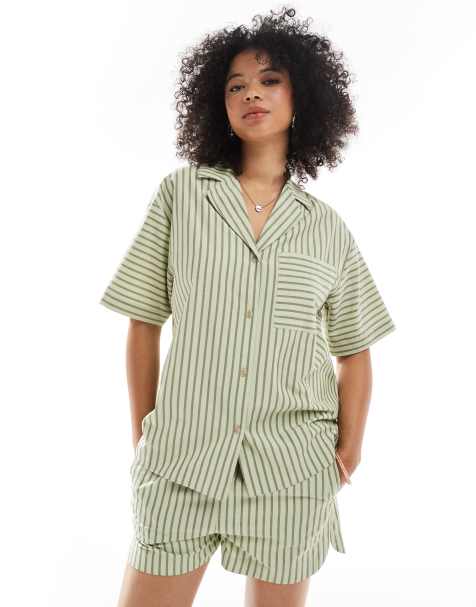 ASOS DESIGN - Gestreept overhemd van seersucker in kaki, deel van co-ord set - view 1