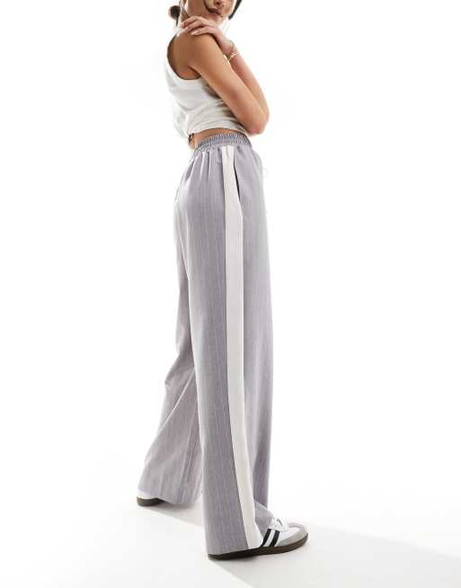 ASOS DESIGN - Gestreepte broek met contrasterend paneel en elastische taille in grijs 