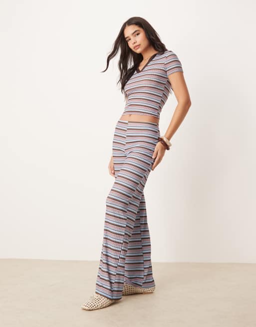 ASOS DESIGN - Gestreepte broek met wijde pijpen in blauw en bruin, deel van co-ord set