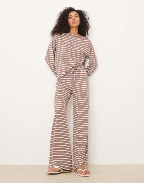 ASOS DESIGN - Gestreepte broek met wijde pijpen in bruin, deel van co-ord set - view 1