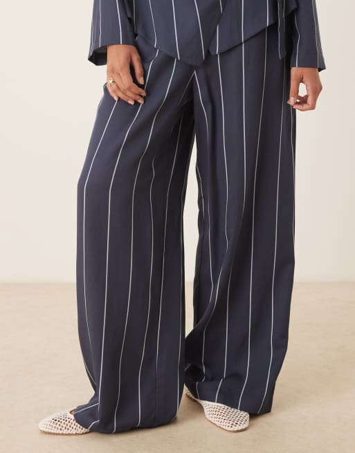 ASOS DESIGN - Gestreepte broek van co-ord set met wijde pijpen in blauw, 2 van 4