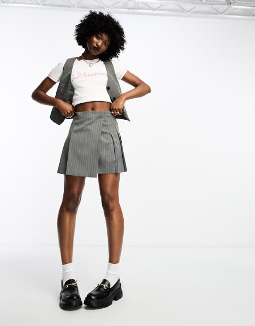 ASOS DESIGN Gestreepte nette mini rok met plooien in grijs