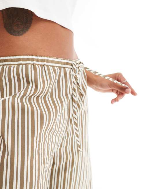 ASOS DESIGN - Gestreepte poplin broek met wijde pijpen in gestreept olijfgroen, 3 van 5