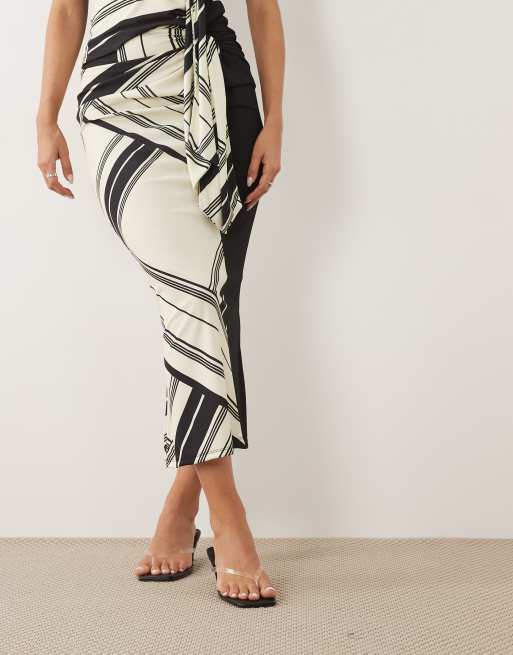 ASOS DESIGN - Gestreepte sarongrok met gedrapeerde gestrikte voorkant in zwart-wit, deel van co-ord set, 2 van 5