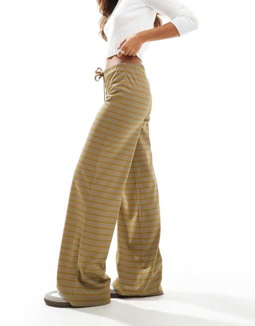 ASOS DESIGN – Gestreifte Hose mit weitem Schnitt in Khaki