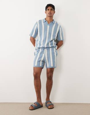 Gestreifte Strick-Shorts in Blau und Ecru-Mehrfarbig Mehrfarbig S