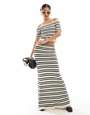 ASOS DESIGN - Gestreifter Maxi-Strickrock mit Struktur-Bunt