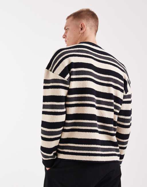 ASOS DESIGN – Gestreifter Oversize-Strickpullover in Marineblau und Weiß, 4 von 5