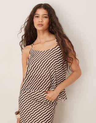 ASOS DESIGN - Gestreiftes Camisole-Top in Braun und Weiß mit Neckholder und gebundener Rückseite, Kombiteil-Bunt
