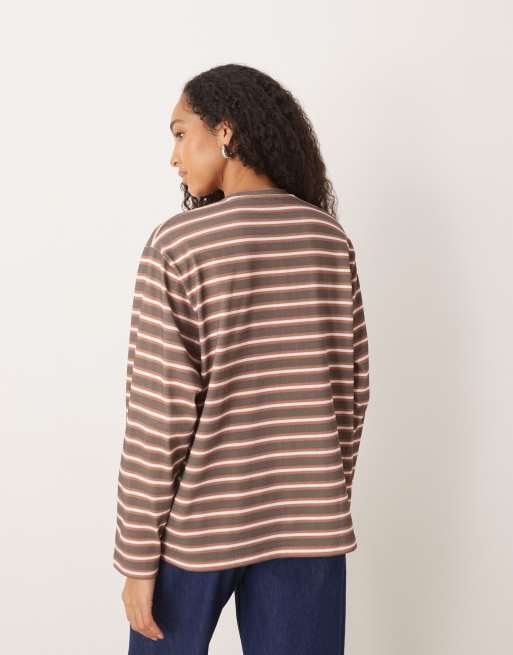ASOS DESIGN – Gestreiftes Henley-Oberteil in Braun mit Oversize-Schnitt, 4 von 4