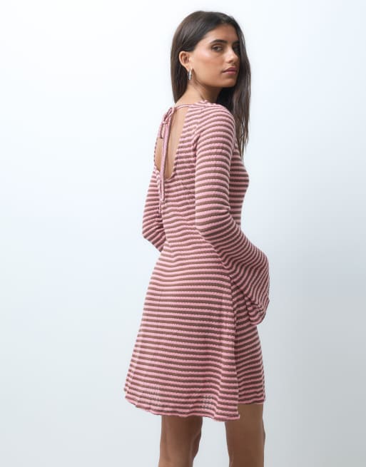 ASOS DESIGN – Gestreiftes Minikleid in Häkeloptik mit langen Flügelärmeln, 4 von 4