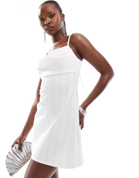 ASOS DESIGN – Gestreiftes Minikleid in Weiß und Blau mit geraffter Brustpartie und geknoteten Riemchen - view 1
