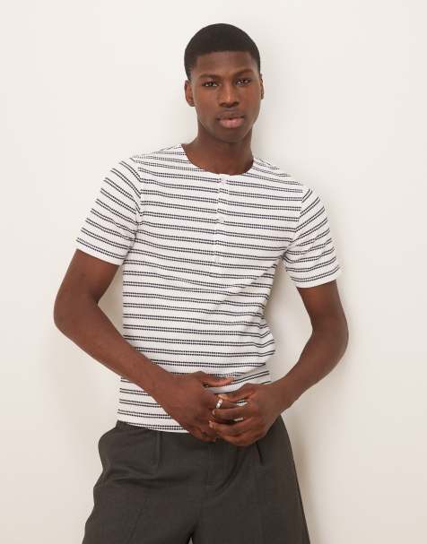 ASOS DESIGN – Gestreiftes Muskelshirt in Weiß mit Grandad-Kragen - view 1