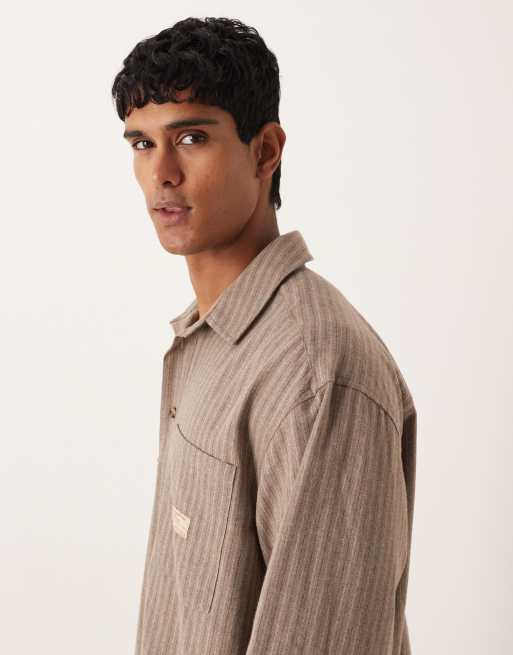 ASOS DESIGN – Gestreiftes Oversize-Hemd in Braun zum Überstreifen mit Aufnäherdetail, 4 von 5