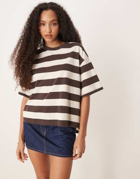 ASOS DESIGN – Gestreiftes Oversize-T-Shirt in Schokobraun und Cremeweiß mit Seitenschlitz - view 1