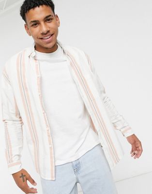 ASOS DESIGN – Gestreiftes Oversized-Hemd im Stil der 90er mit Button-down-Kragen und Retro-Streifenmuster in Weiß und Rosa