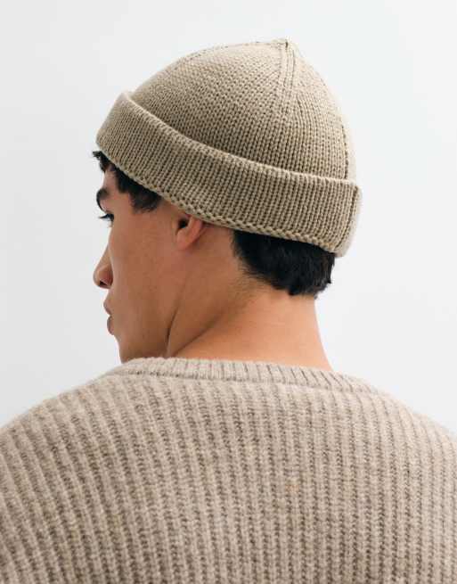 ASOS DESIGN gestrickte Ripp-Mini-Fischer-Mütze in neutral, 3 von 3