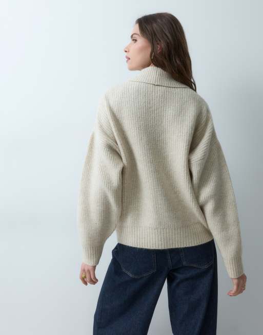 ASOS DESIGN gestrickter lockerer Pullover mit Schalkragen in Hafer, 4 von 4