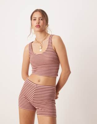 ASOS DESIGN - Gestricktes Cropped-Camisole-Top in Rosa und Braun gestreift, Kombiteil-Bunt