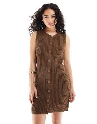 ASOS DESIGN - Gestricktes, durchgeknöpftes Westenkleid in Schokoladenbraun mit strukturierten Maschen-Brown