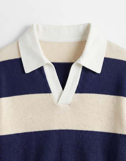 ASOS DESIGN – Gestricktes Relaxed-Fit-Polohemd in Marineblau und Ecru gestreift mit eingekerbtem Ausschnitt, 8 von 9