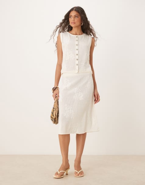ASOS DESIGN – Gestricktes Set in Ecru mit Spitze, aus Weste und Rock - view 1