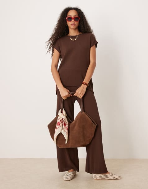 ASOS DESIGN – Gestricktes Set in meliertem Schokobraun, aus T-Shirt und Hose - view 1