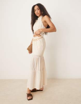 ASOS DESIGN - Gestufter Maxirock in Creme mit Strukturmuster, Kombiteil-Weiß