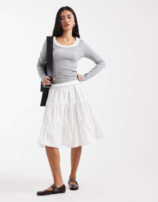 ASOS DESIGN - Gestufter, Midirock im Stil der 90er in Elfenbeinweiß