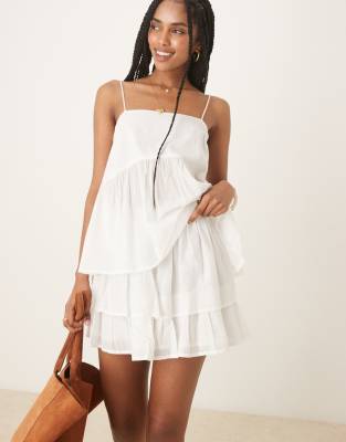 ASOS DESIGN - Gestufter Rara-Rock in Weiß