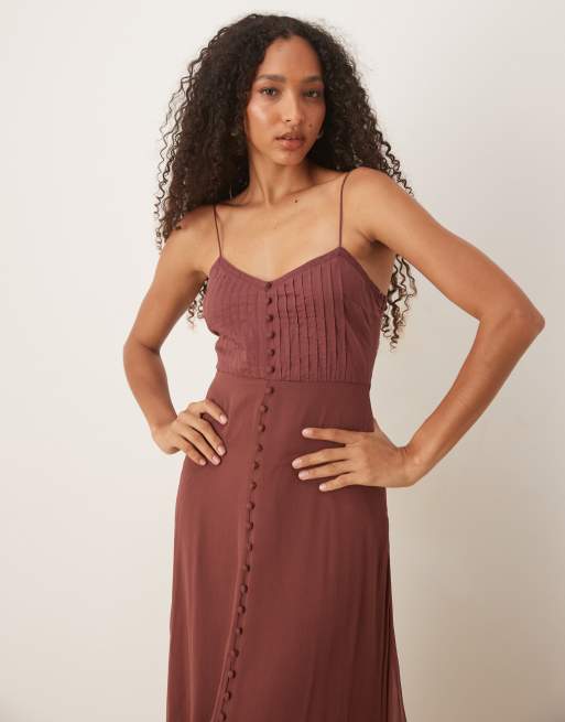ASOS DESIGN – Gestuftes Camisole-Maxikleid in Schokobraun mit Rüschen und Knopfleiste , 2 von 4