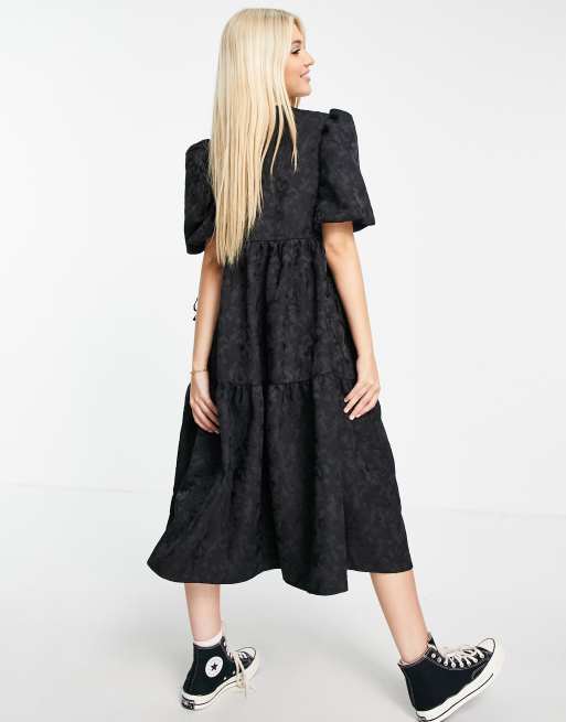 ASOS DESIGN – Gestuftes Jacquard-Midikleid in Schwarz mit Blasebalgtaschen, 4 von 4