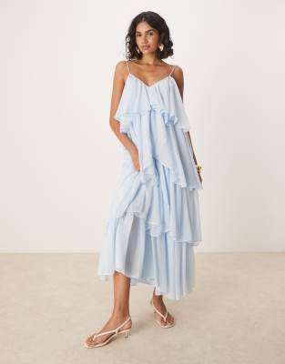 ASOS DESIGN - Gestuftes, mehrlagiges Maxi-Trägerkleid in Staubblau